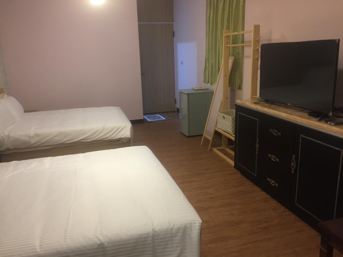 Traveler Station Ξενοδοχείο Καοσιούνγκ Εξωτερικό φωτογραφία