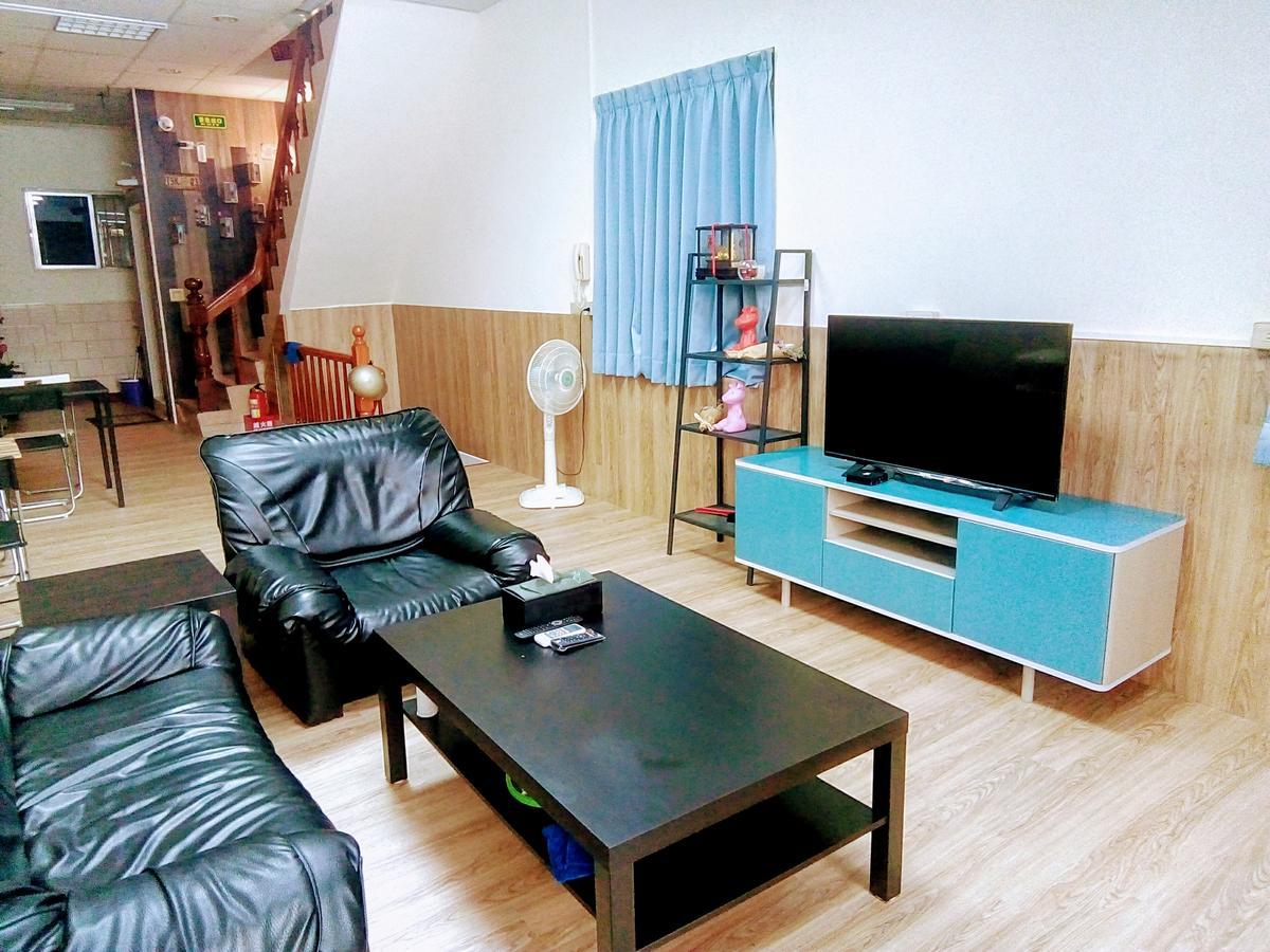 Traveler Station Ξενοδοχείο Καοσιούνγκ Εξωτερικό φωτογραφία